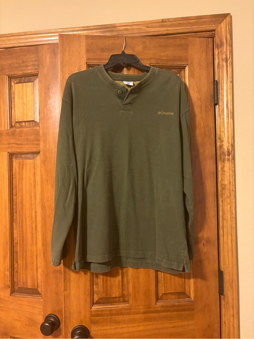 Columbia Olive Green Long Sleeve Henley Shirt in Cotton Blend